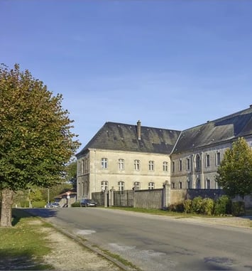 Visite guidée d'une résidence du XVIIe siècle, de ses jardins et son petit musée d'art sacré